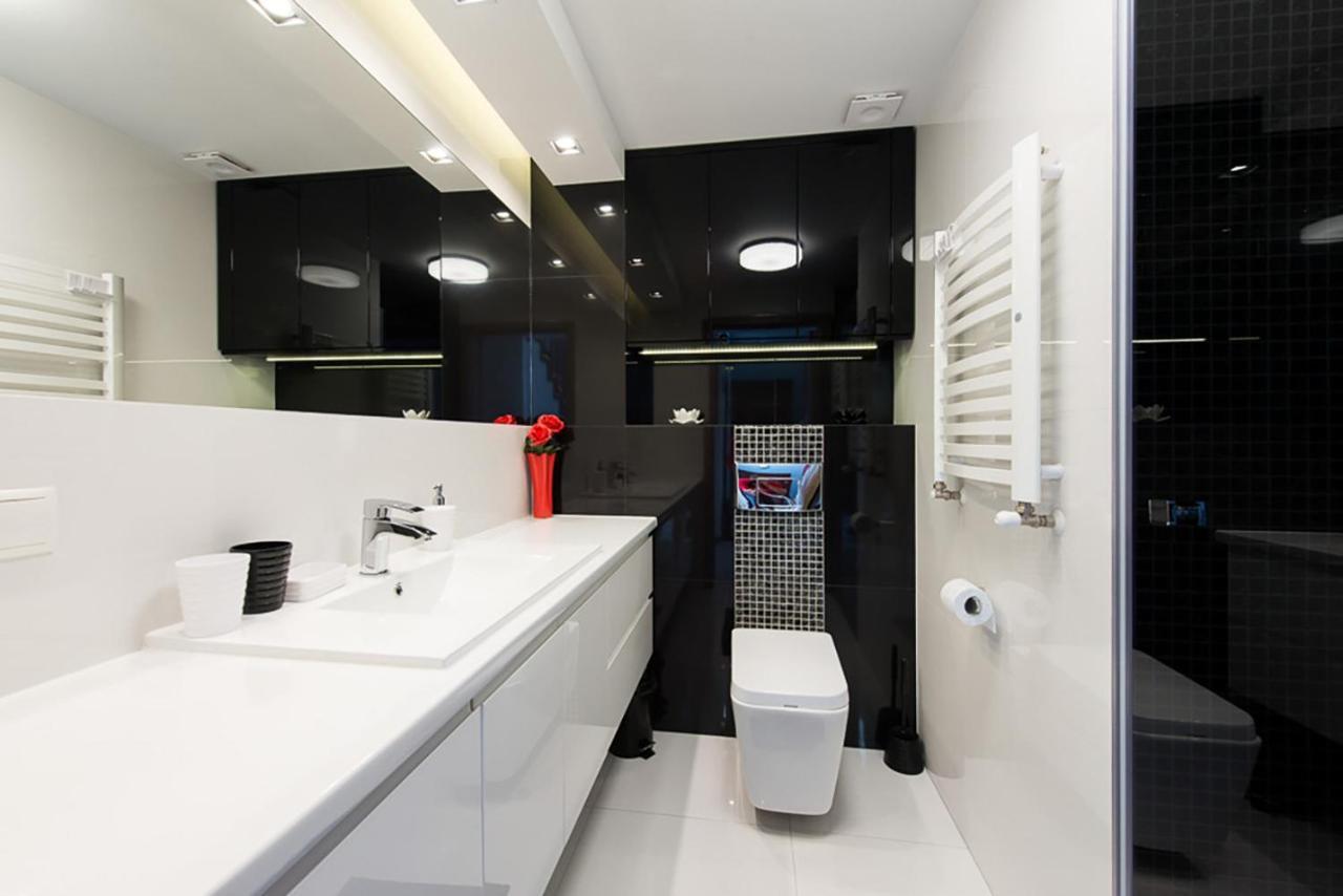 Cozy And Large 62 M2 Apartment With Air Conditioning, Old Town كراكوفيا المظهر الخارجي الصورة