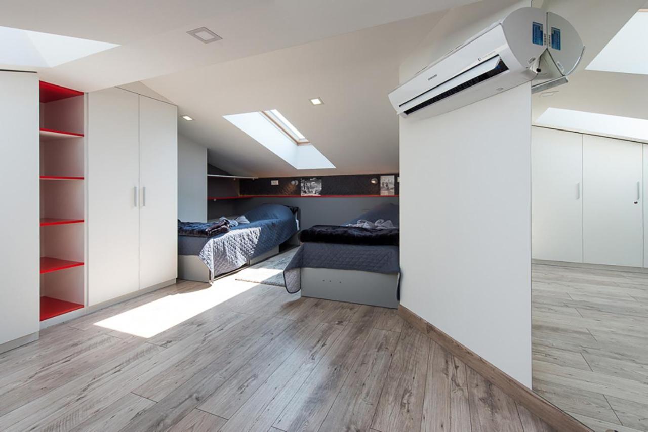 Cozy And Large 62 M2 Apartment With Air Conditioning, Old Town كراكوفيا المظهر الخارجي الصورة